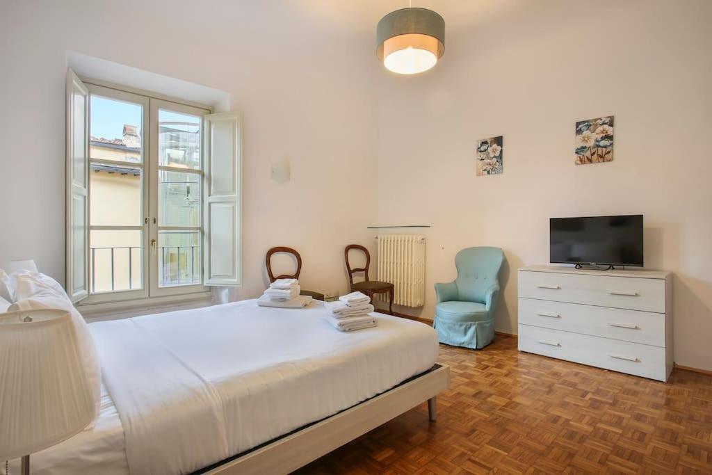 Palazzo Borghese 2 Bedroom Florence Luaran gambar