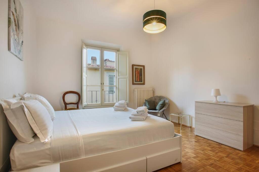 Palazzo Borghese 2 Bedroom Florence Luaran gambar