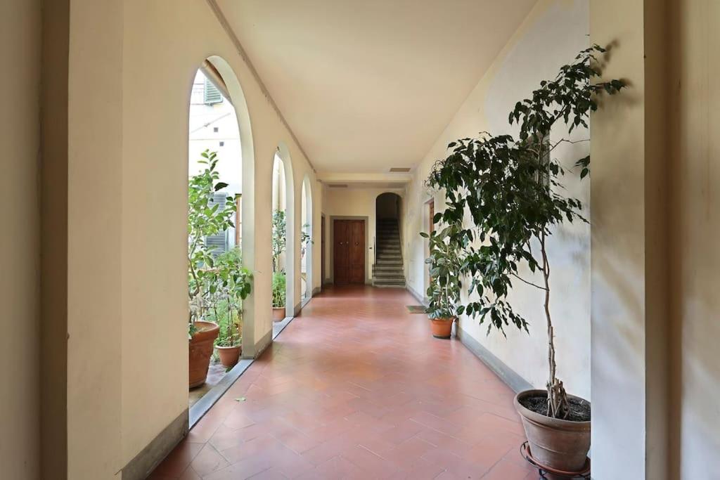 Palazzo Borghese 2 Bedroom Florence Luaran gambar