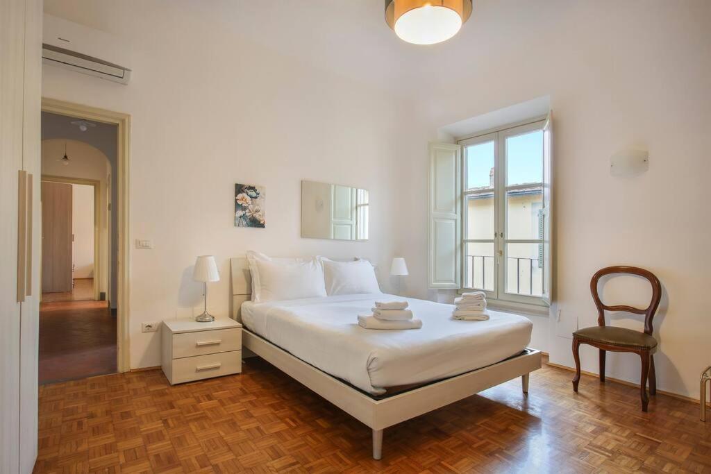 Palazzo Borghese 2 Bedroom Florence Luaran gambar